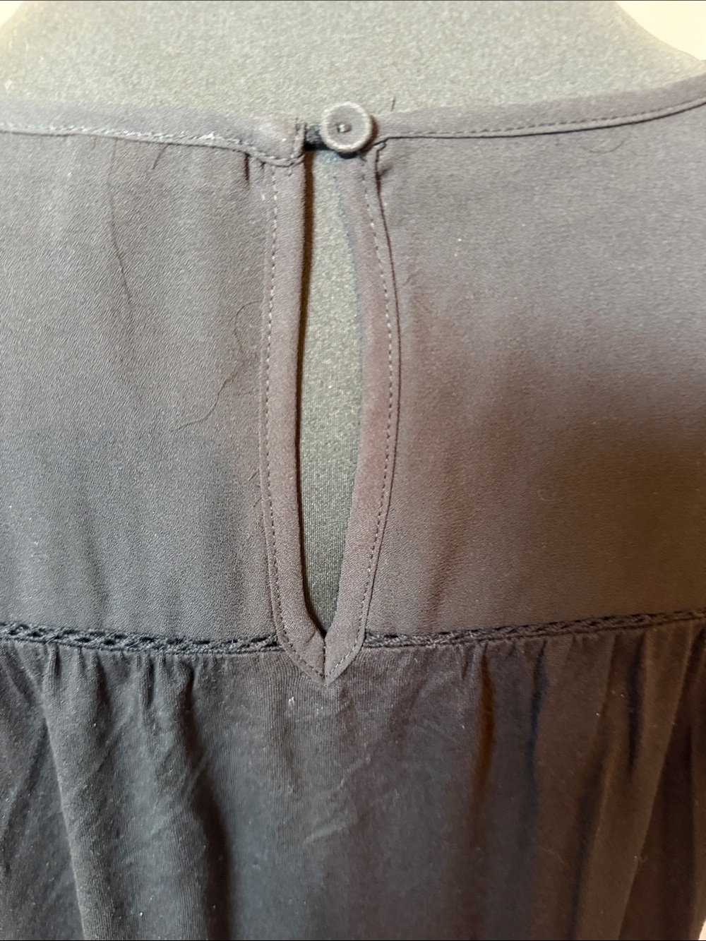 Daniel Rainn Black Smocked Yoke Sleeveless Tank - Picture 3 of 7